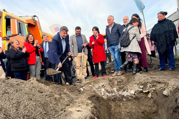 Villa Futuro renace: comienzan las obras del Centro Comunitario de Cuidados y de nuevas viviendas para 104 familias de Chiguayante.